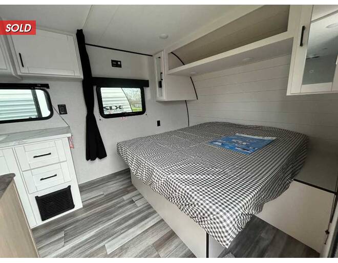 2026 Jayco Jay Flight SLX 175FQ Travel Trailer at Homestead RV Center STOCK# 2719 Photo 3