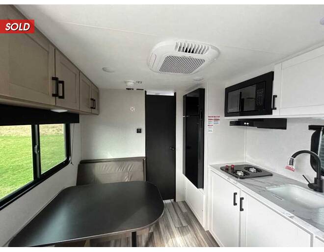 2026 Jayco Jay Flight SLX 175FQ Travel Trailer at Homestead RV Center STOCK# 2719 Photo 4