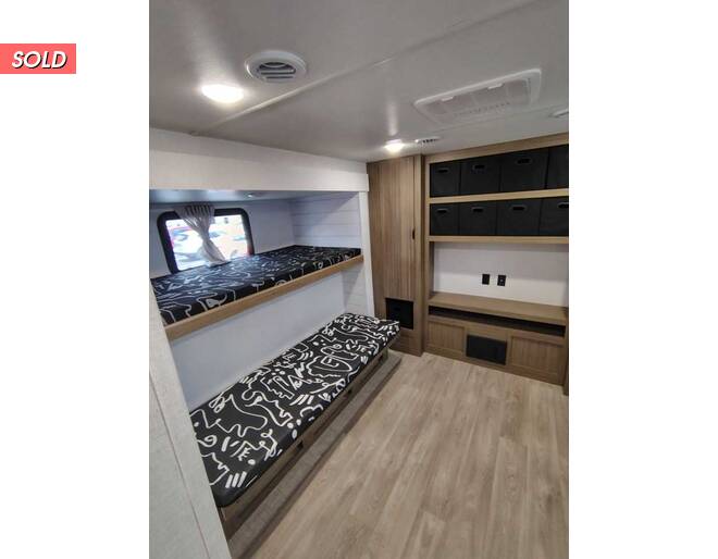 2026 Salem 31KQBTS Travel Trailer at Homestead RV Center STOCK# 2742 Photo 4