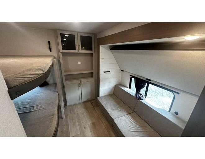 2027 Jay Flight 321BDS Travel Trailer at Homestead RV Center STOCK# 2791 Photo 16