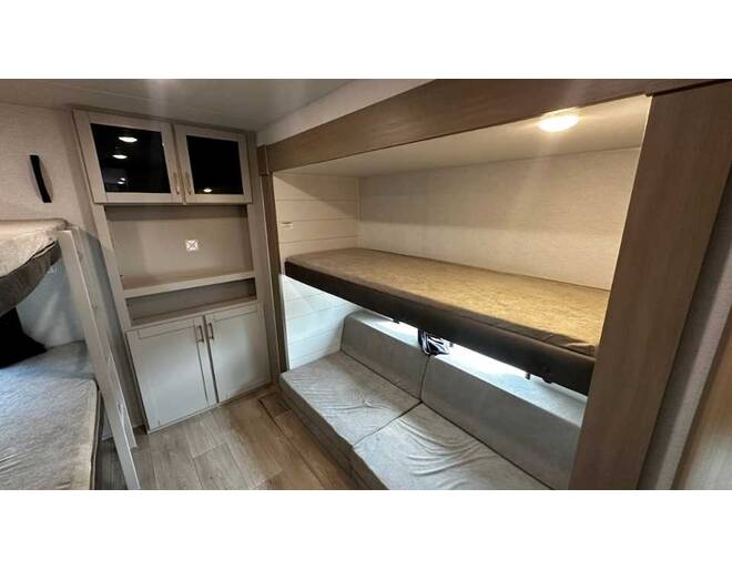 2027 Jay Flight 321BDS Travel Trailer at Homestead RV Center STOCK# 2791 Photo 18
