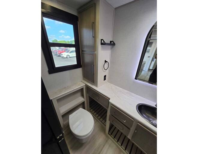 2027 Salem Hemisphere Hyper-Lyte 255RBHL Travel Trailer at Homestead RV Center STOCK# 2800 Photo 5