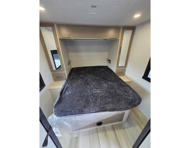 2027 Salem Hemisphere Hyper-Lyte 245BHHL Travel Trailer at Homestead RV Center STOCK# 2801 Photo 10