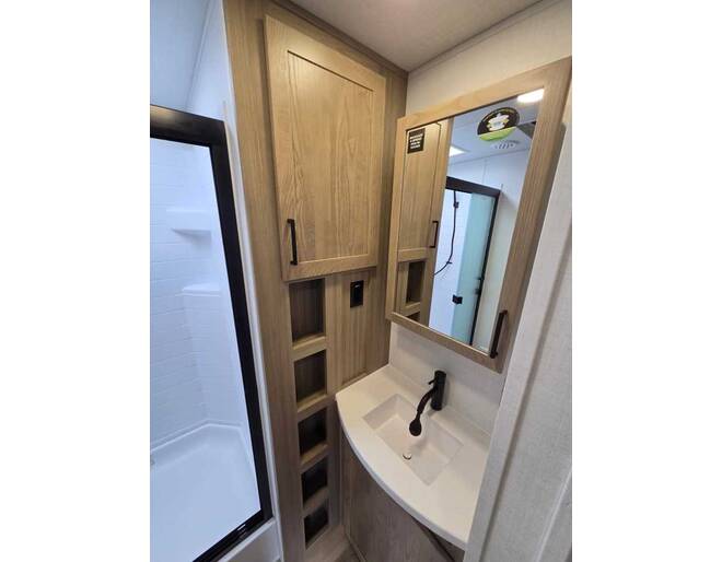 2027 Rockwood Ultra Lite 2916RL Travel Trailer at Homestead RV Center STOCK# 2803 Photo 10