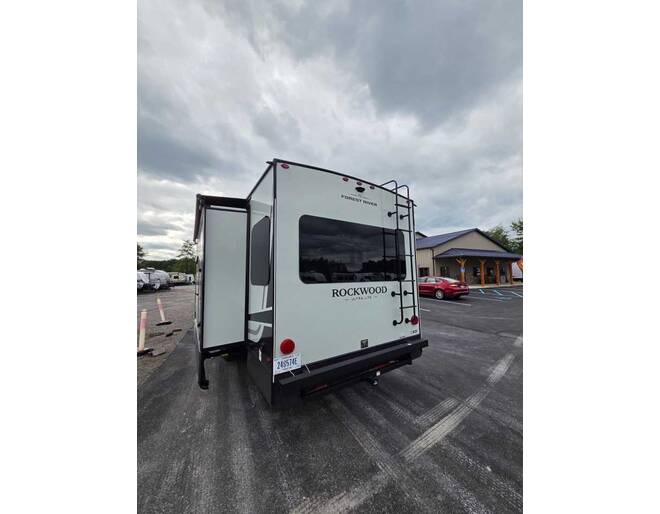 2027 Rockwood Ultra Lite 2916RL Travel Trailer at Homestead RV Center STOCK# 2803 Photo 15