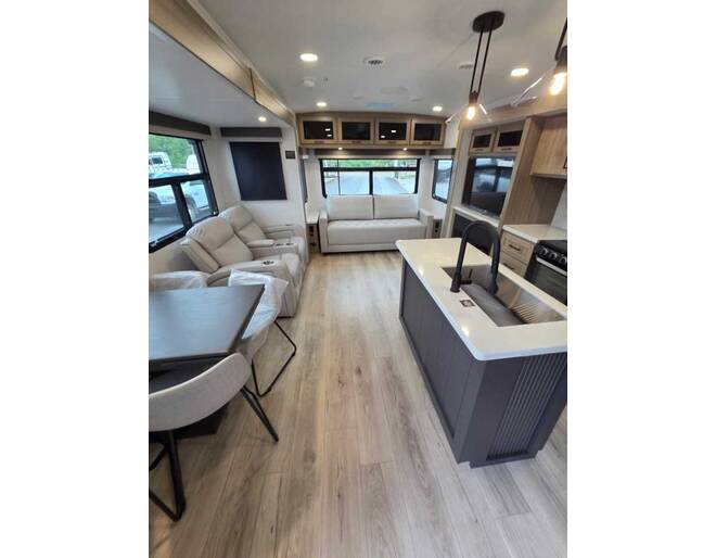 2027 Rockwood Ultra Lite 2916RL Travel Trailer at Homestead RV Center STOCK# 2803 Photo 4