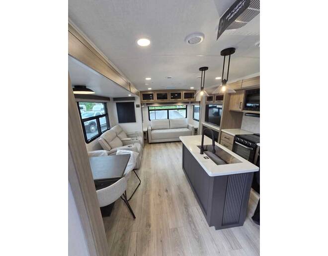 2027 Rockwood Ultra Lite 2916RL Travel Trailer at Homestead RV Center STOCK# 2803 Photo 9