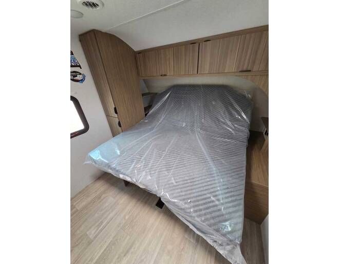 2027 Salem 27RLHD Travel Trailer at Homestead RV Center STOCK# 2805 Photo 17