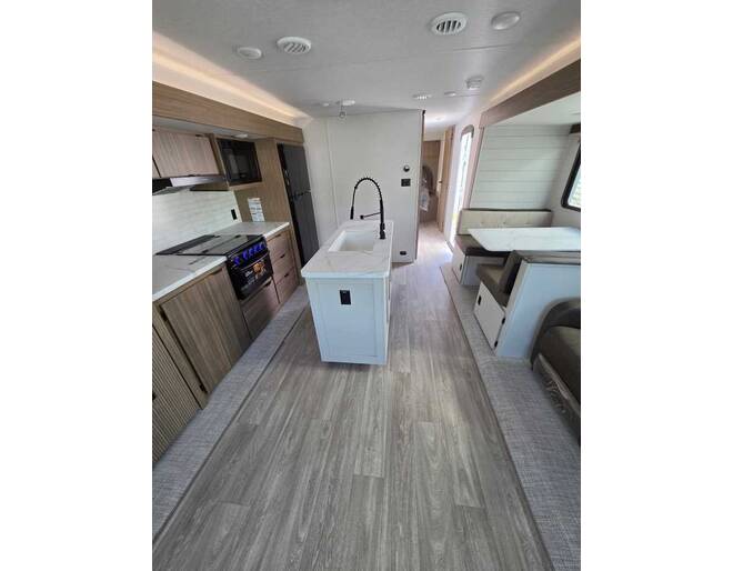 2027 Salem 27RLHD Travel Trailer at Homestead RV Center STOCK# 2806 Photo 7