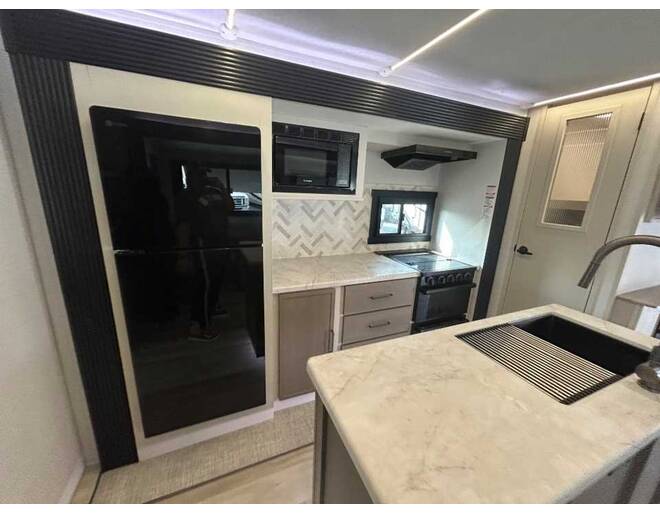 2027 Salem Hemisphere 310BHI Travel Trailer at Homestead RV Center STOCK# 2809 Photo 10