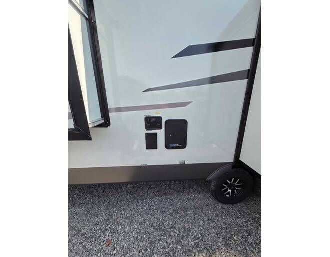 2027 Rockwood Ultra Lite 2618RD Travel Trailer at Homestead RV Center STOCK# 2811 Photo 11