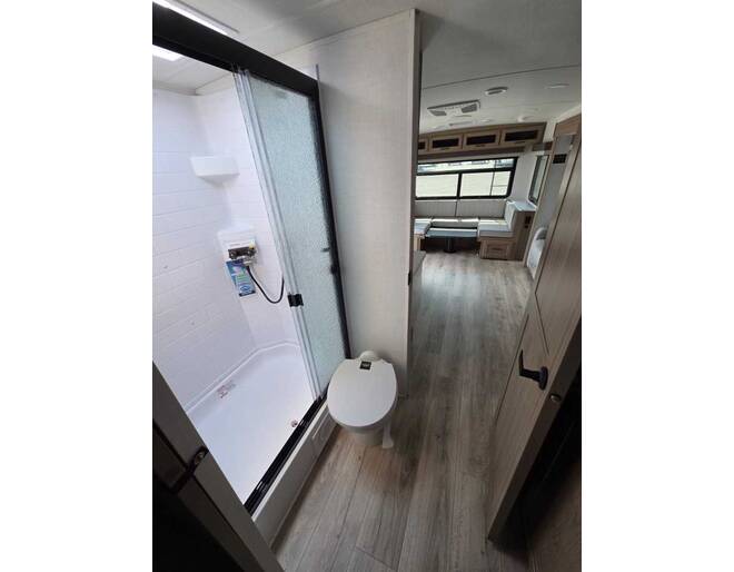 2027 Rockwood Ultra Lite 2618RD Travel Trailer at Homestead RV Center STOCK# 2811 Photo 6