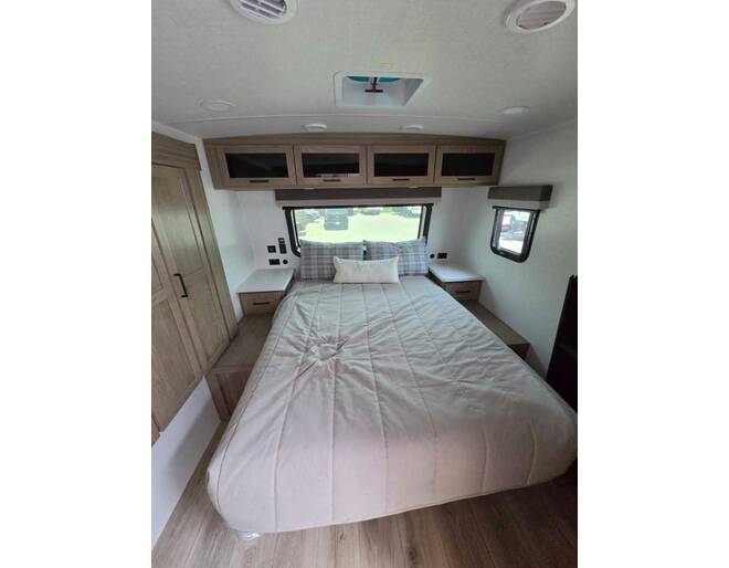 2027 Rockwood Ultra Lite 2618RD Travel Trailer at Homestead RV Center STOCK# 2811 Photo 7
