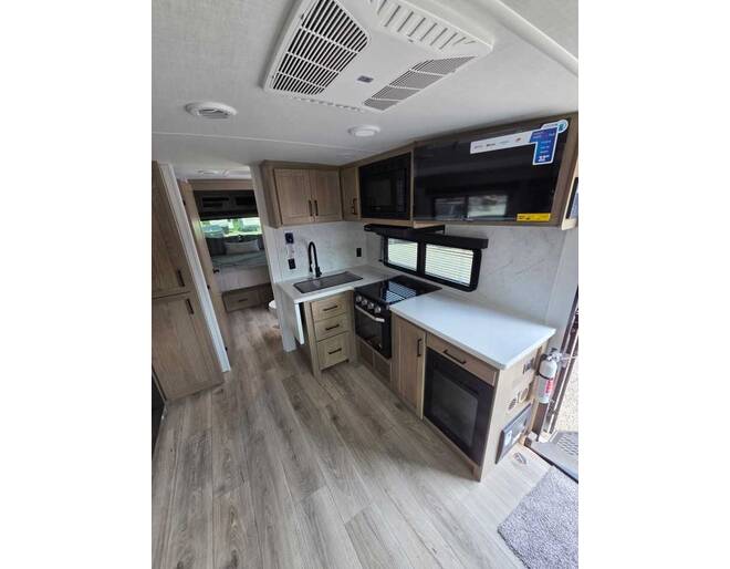2027 Rockwood Ultra Lite 2618RD Travel Trailer at Homestead RV Center STOCK# 2811 Photo 9