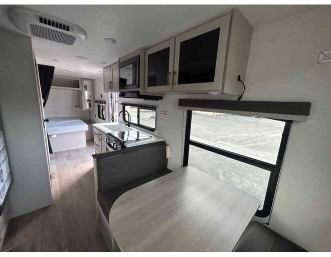 2027 Jay Flight 210QB Travel Trailer at Homestead RV Center STOCK# 2817 Photo 4