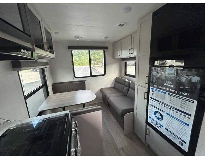 2027 Jay Flight 210QB Travel Trailer at Homestead RV Center STOCK# 2817 Photo 13