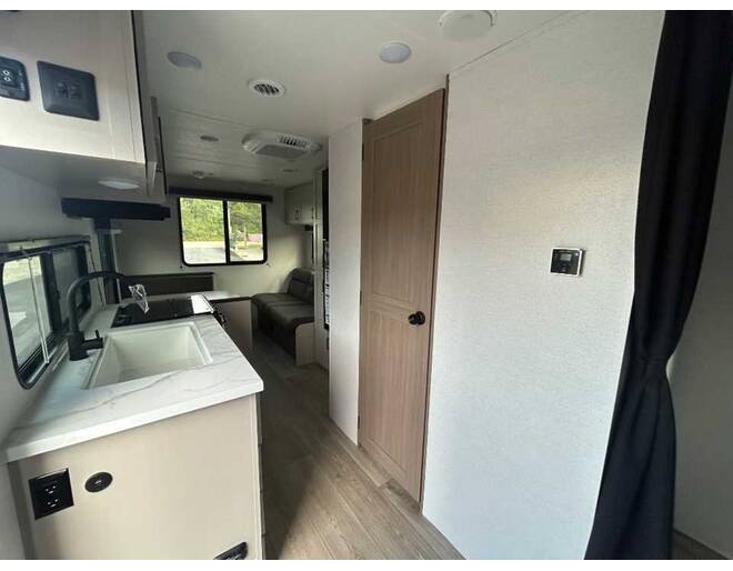 2027 Jay Flight 210QB Travel Trailer at Homestead RV Center STOCK# 2817 Photo 8