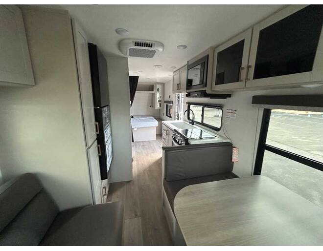 2027 Jay Flight 210QB Travel Trailer at Homestead RV Center STOCK# 2817 Photo 7