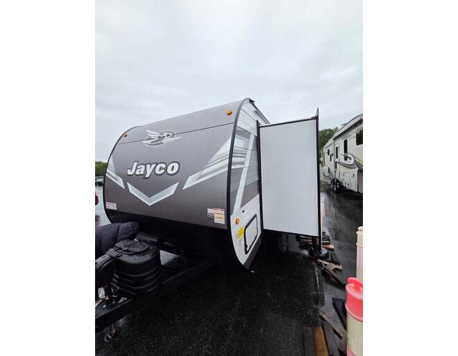 2027 Jay Flight 334RTS Travel Trailer at Homestead RV Center STOCK# 2819 Photo 12