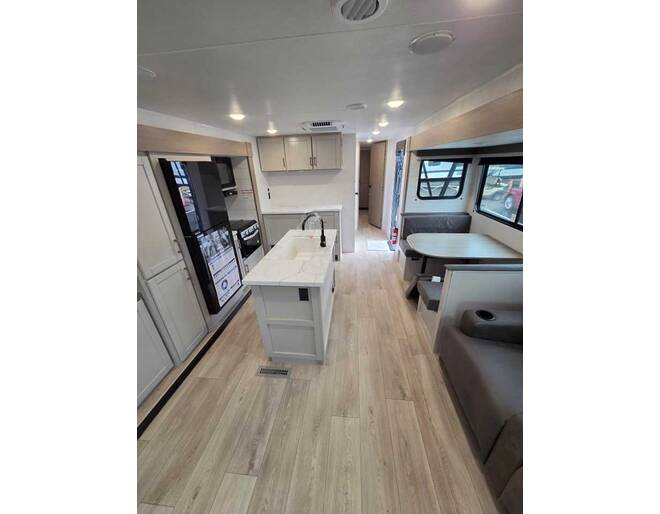2027 Jay Flight 334RTS Travel Trailer at Homestead RV Center STOCK# 2819 Photo 6