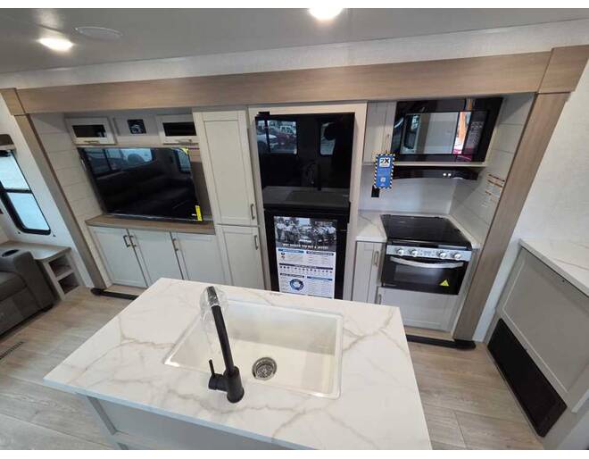 2027 Jay Flight 334RTS Travel Trailer at Homestead RV Center STOCK# 2819 Photo 7