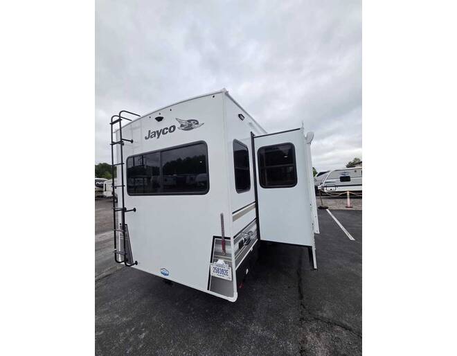 2027 Jayco Eagle 321RSTS Fifth Wheel at Homestead RV Center STOCK# 2820 Photo 11