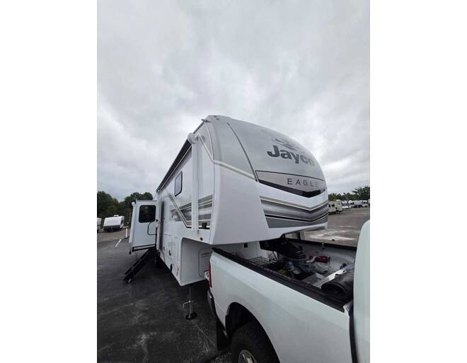 2027 Jayco Eagle 321RSTS Fifth Wheel at Homestead RV Center STOCK# 2820 Photo 12