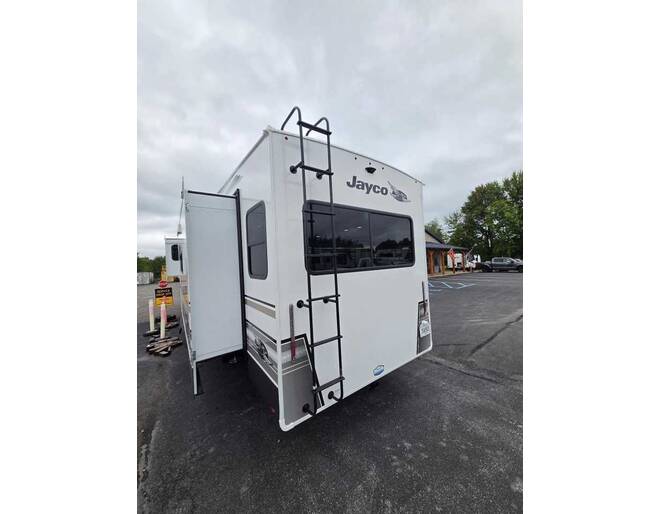 2027 Jayco Eagle 321RSTS Fifth Wheel at Homestead RV Center STOCK# 2820 Photo 16