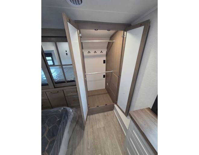 2027 Jayco Eagle 321RSTS Fifth Wheel at Homestead RV Center STOCK# 2820 Photo 8