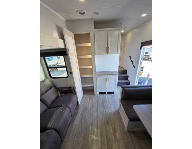 2027 Jayco Eagle SLE 24MLE Fifth Wheel at Homestead RV Center STOCK# 2821 Photo 5