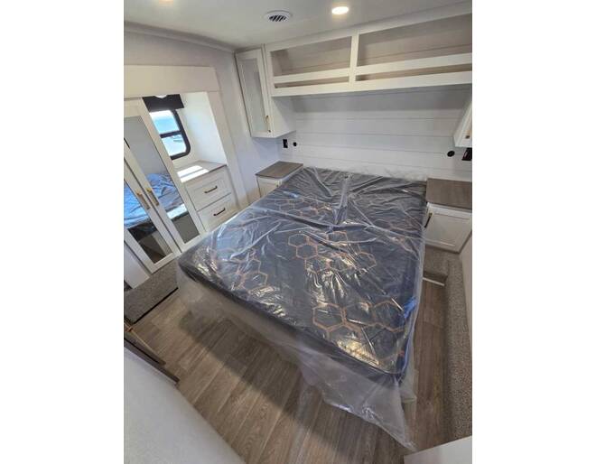 2027 Jayco Eagle SLE 24MLE Fifth Wheel at Homestead RV Center STOCK# 2821 Photo 9