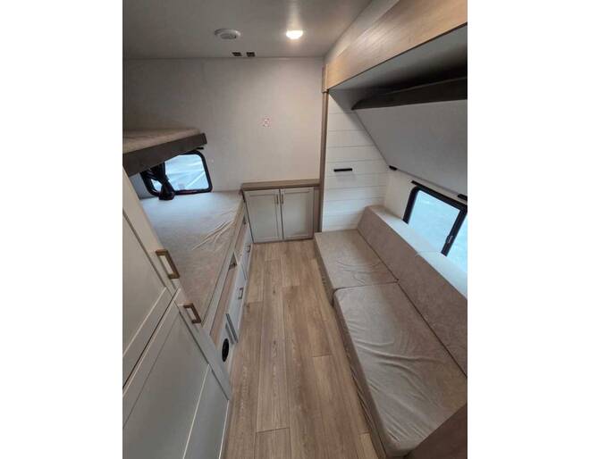 2027 Jay Flight 333BTS Travel Trailer at Homestead RV Center STOCK# 2822 Photo 10