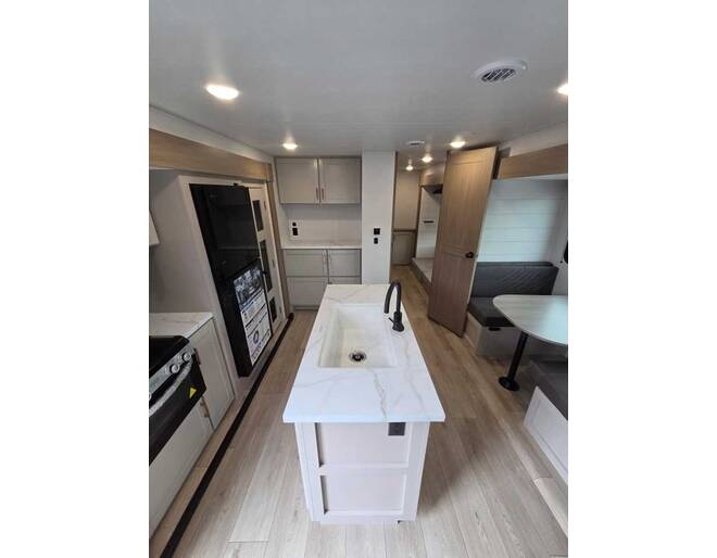 2027 Jay Flight 333BTS Travel Trailer at Homestead RV Center STOCK# 2822 Photo 13
