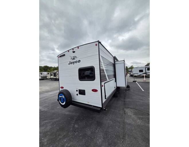 2027 Jay Flight 333BTS Travel Trailer at Homestead RV Center STOCK# 2822 Photo 5