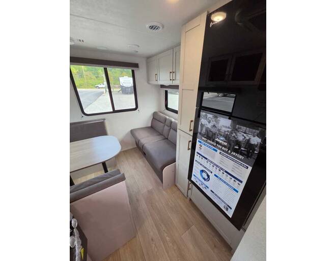 2027 Jay Flight 210QB Travel Trailer at Homestead RV Center STOCK# 2823 Photo 2