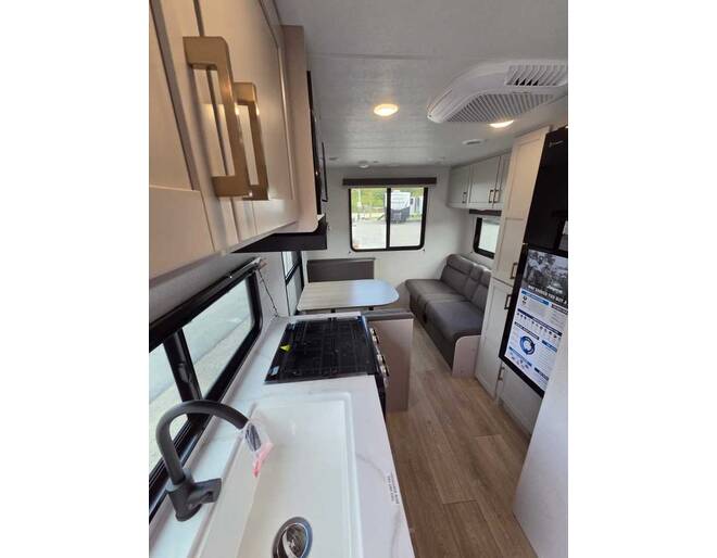 2027 Jay Flight 210QB Travel Trailer at Homestead RV Center STOCK# 2823 Photo 5