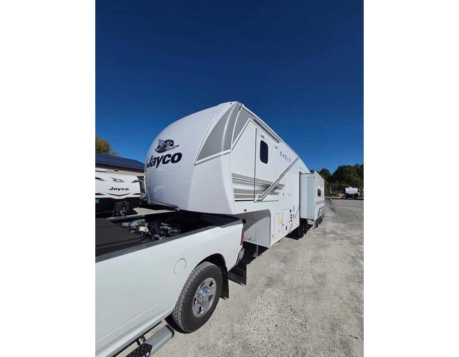 2027 Jayco Eagle SLE 30RLT Fifth Wheel at Homestead RV Center STOCK# 2825 Photo 10