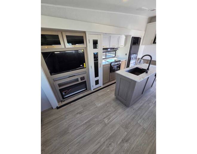 2027 Jayco Eagle SLE 30RLT Fifth Wheel at Homestead RV Center STOCK# 2825 Photo 3