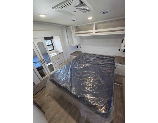 2027 Jayco Eagle SLE 30RLT Fifth Wheel at Homestead RV Center STOCK# 2825 Photo 6