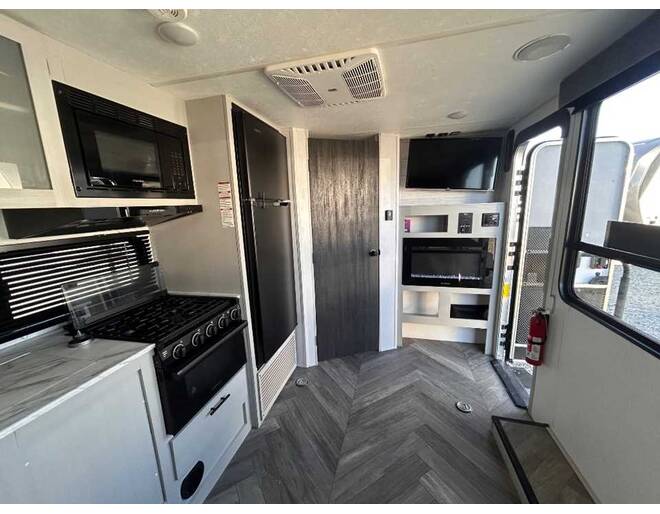 2021 Salem FSX Toy Hauler 260RT Travel Trailer at Homestead RV Center STOCK# 2830 Photo 12